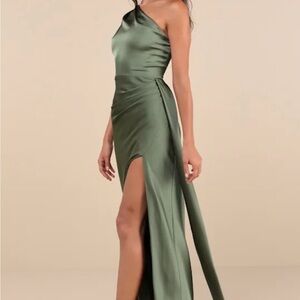 Elegant One-Shoulder Green Dress